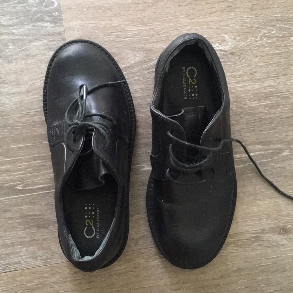 Boys dress shoes-worn once
